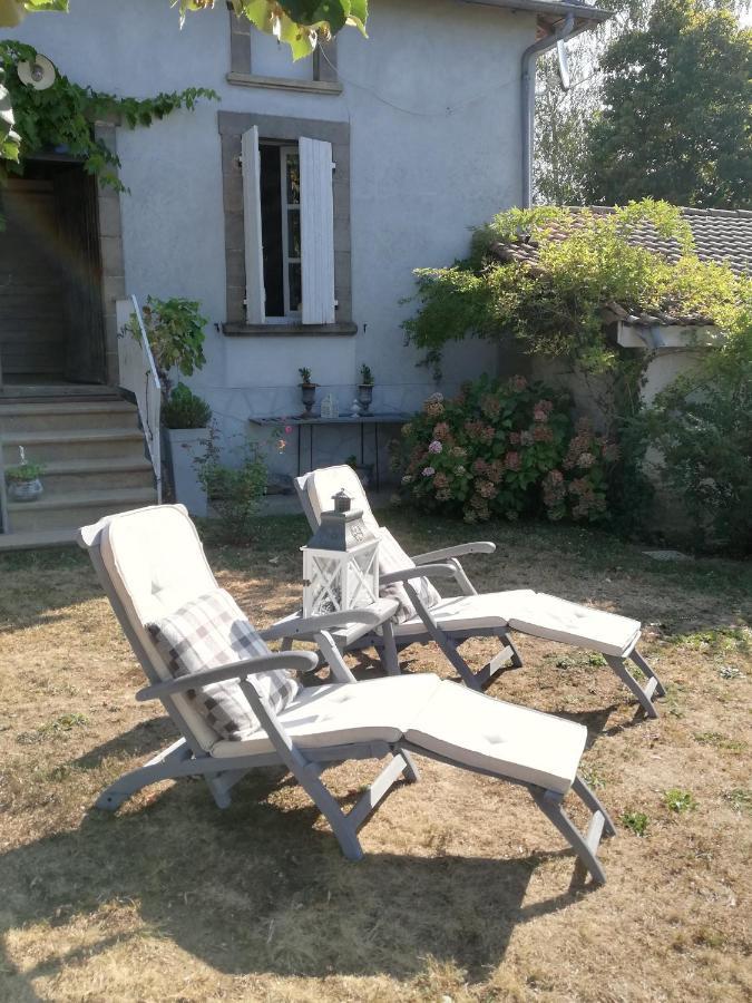 Chambre D'Hote Equestre Au Petit Bonheur Chateldon Exterior foto