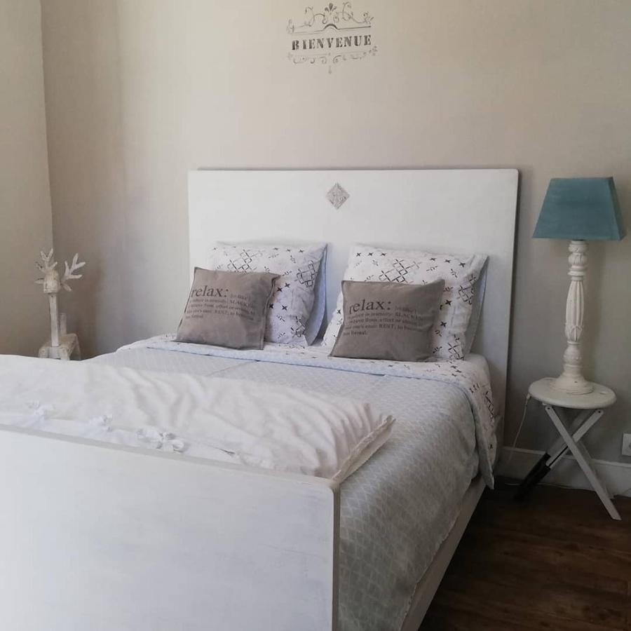 Chambre D'Hote Equestre Au Petit Bonheur Chateldon Exterior foto